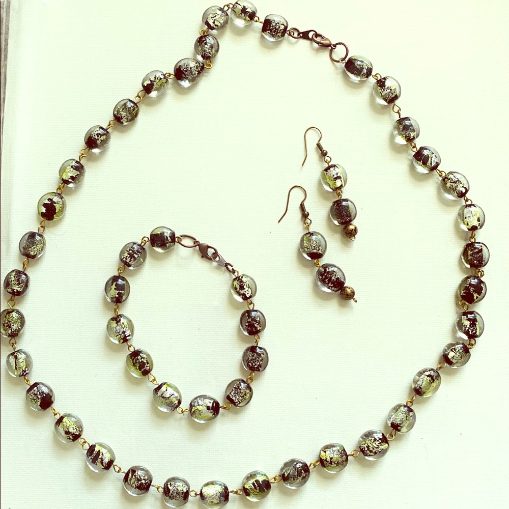 Beads hand crafted necklace earring and bracelet